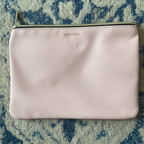 Pink makeup clutch - Picture 4 of 4